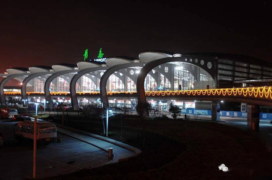 包含广州富力再度陷入低潮，胜出仅两场的词条