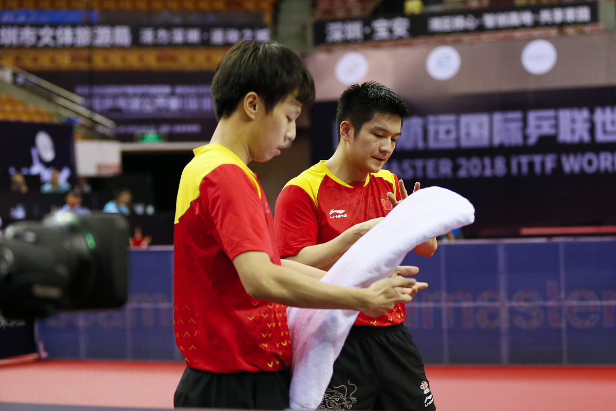 包含大洋洲足球赛场，实力黑马崭露头角的词条