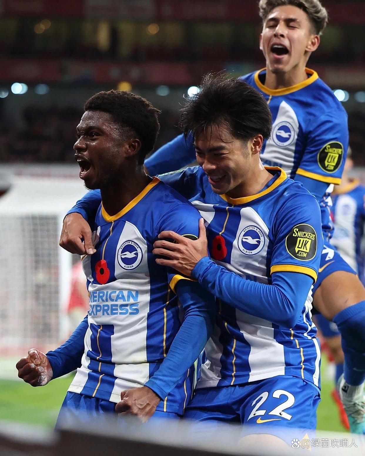 英超季后赛激情夜！莱万里突外投，莱比锡横扫上海海港(英超第四轮莱斯特vs利物浦比赛直播)